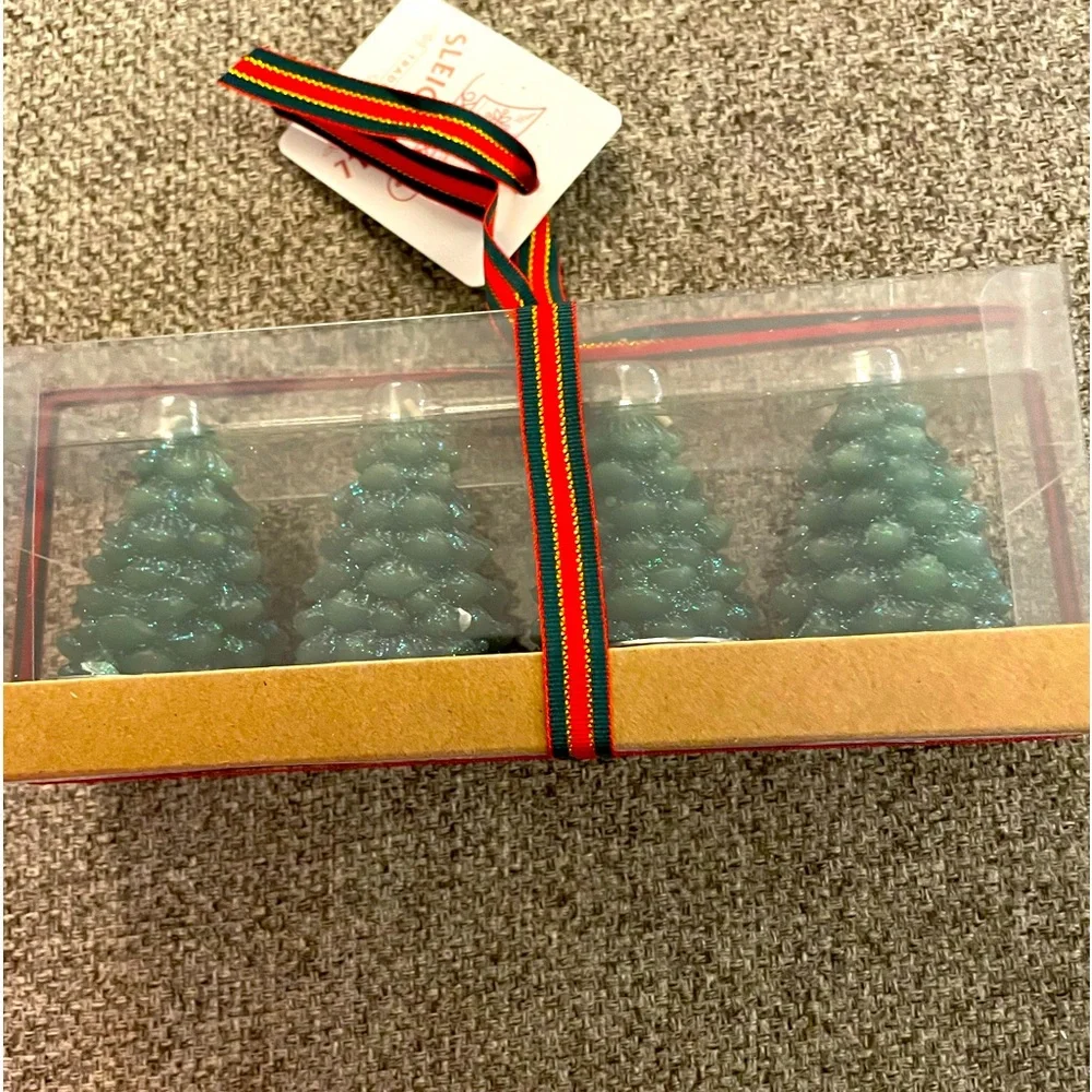 Sleigh Hill Christmas‎ Tree 🎄 4 Tealignt Candles